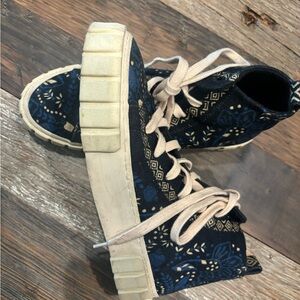 Super cute Farm Rio sneakers